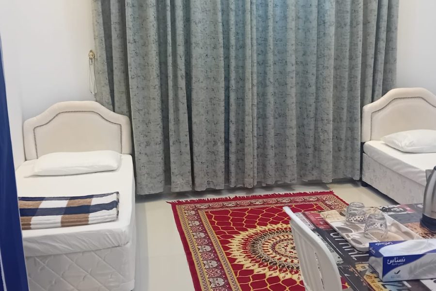 اتاق دو تخته مستر در هاستل آراد مسقط عمان با یخچال و تلویزیون | رزرو از ویزیتورکرنر